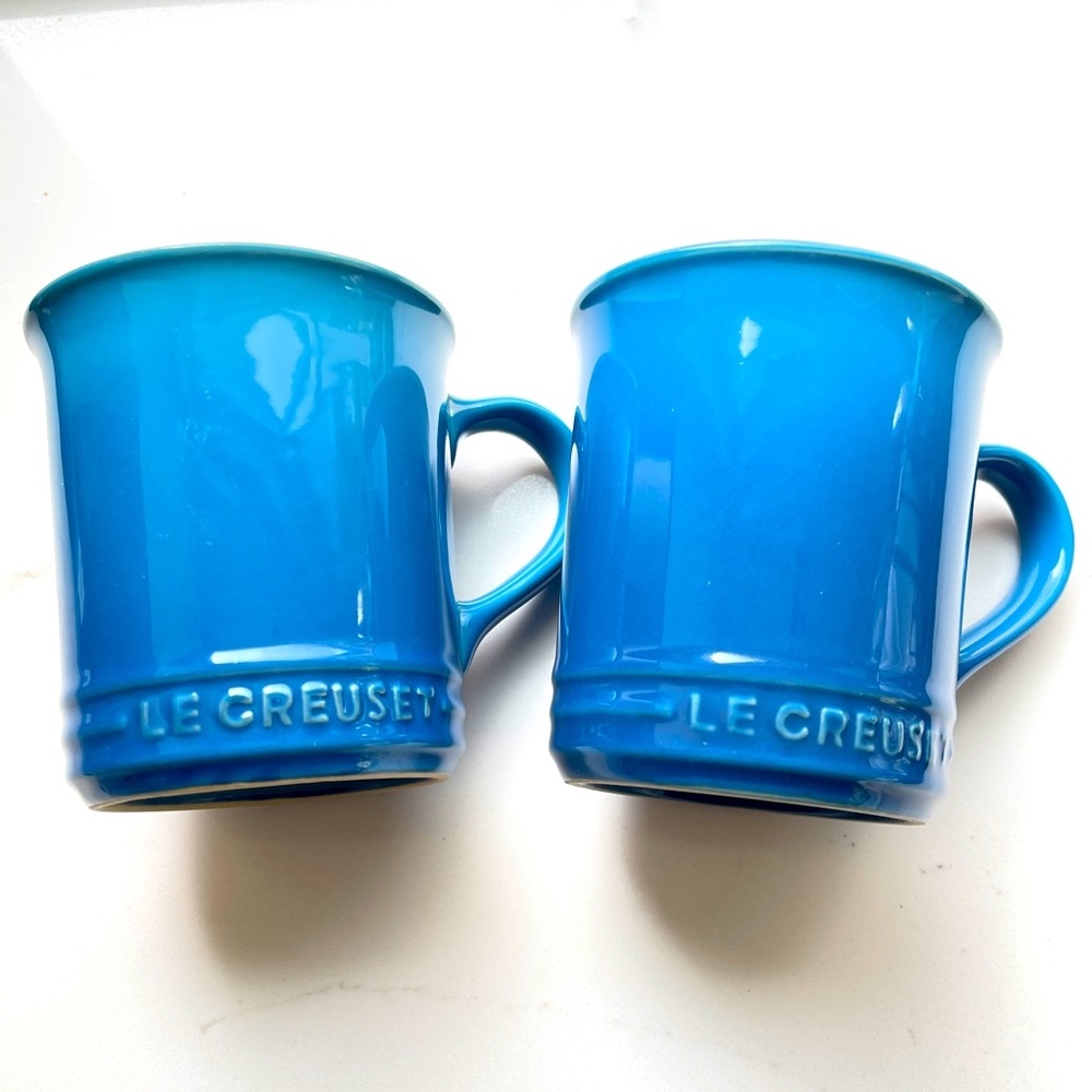 New Le Creuset set of 2 mugs in ombré Marseille Blue  12 oz